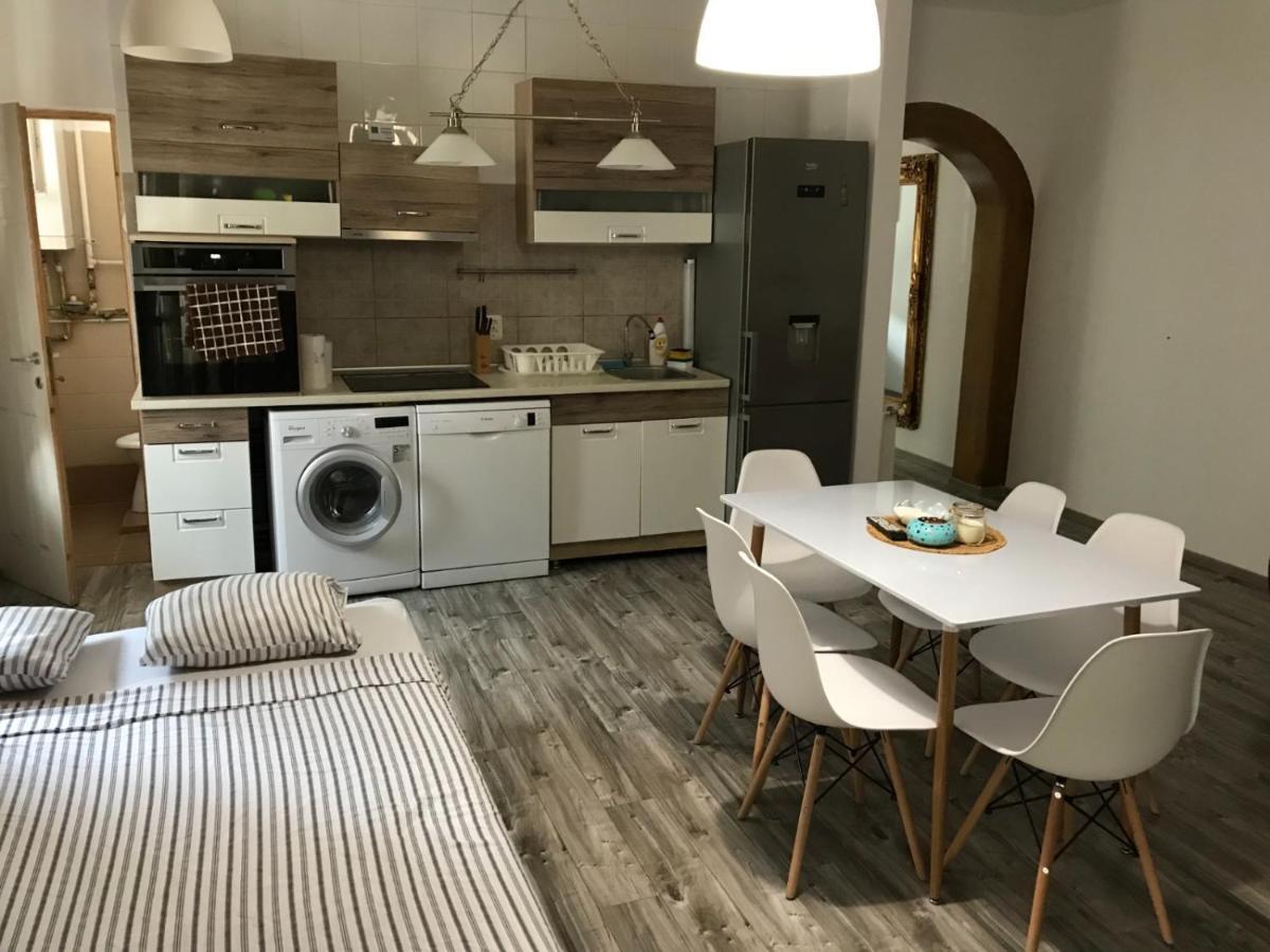 Chiro'S Apartment 那沃达利 外观 照片